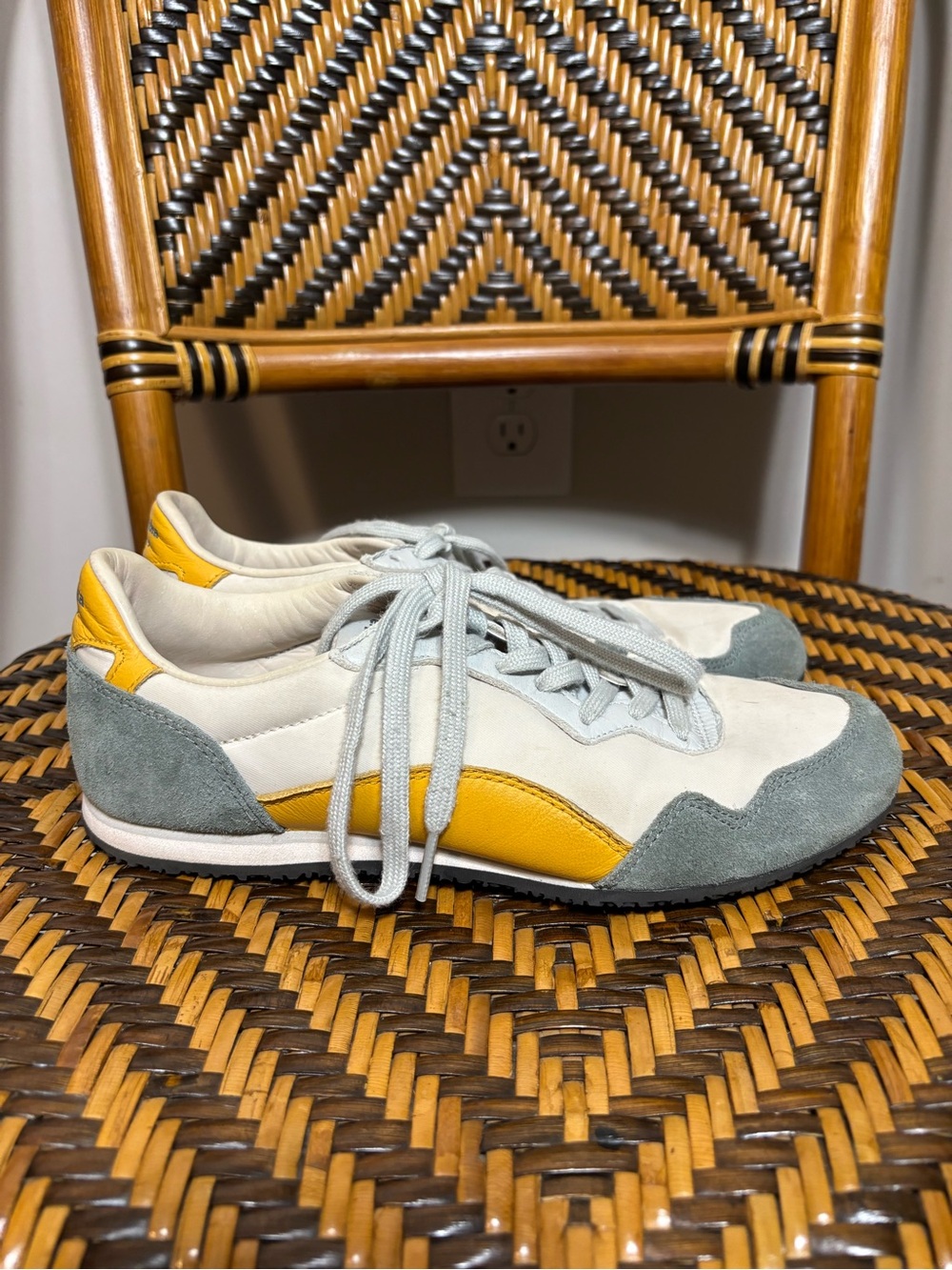 ASICS Onitsuka Tiger Serrano CL "Birch Tiger Yellow"